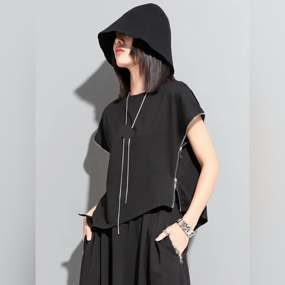 Avant Garde Black Zipper Detail Asymmetric Top Size M NWT